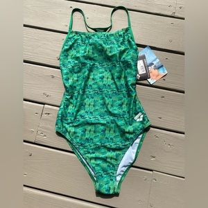 Arena One Piece Booster Back Training Suit - size 36. NWT